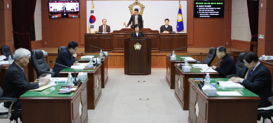 군의회 ‘2017 주요업무계획 청취, 의정활동비 자율개선’ 이미지