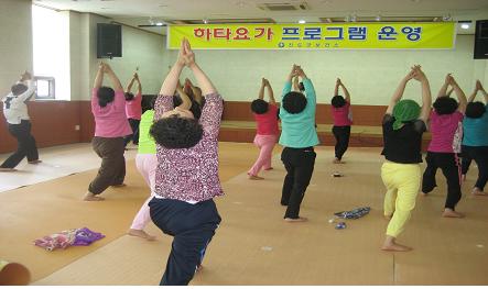 진도군 보건소, 지역민 건강증진을 위해 성인요가 교실 운영 이미지