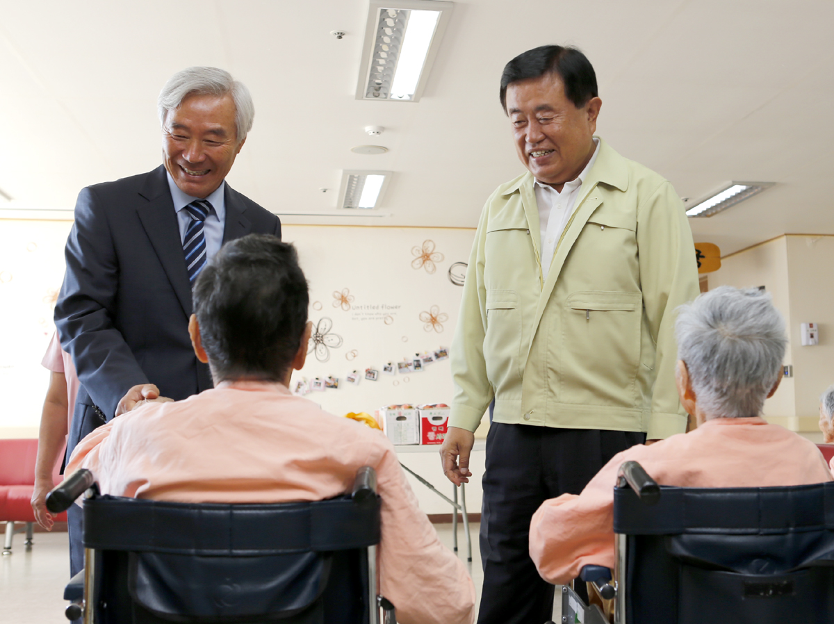 ‘훈훈한 추석 명절 보내기’ 어르신 및 기관단체 위문 이미지