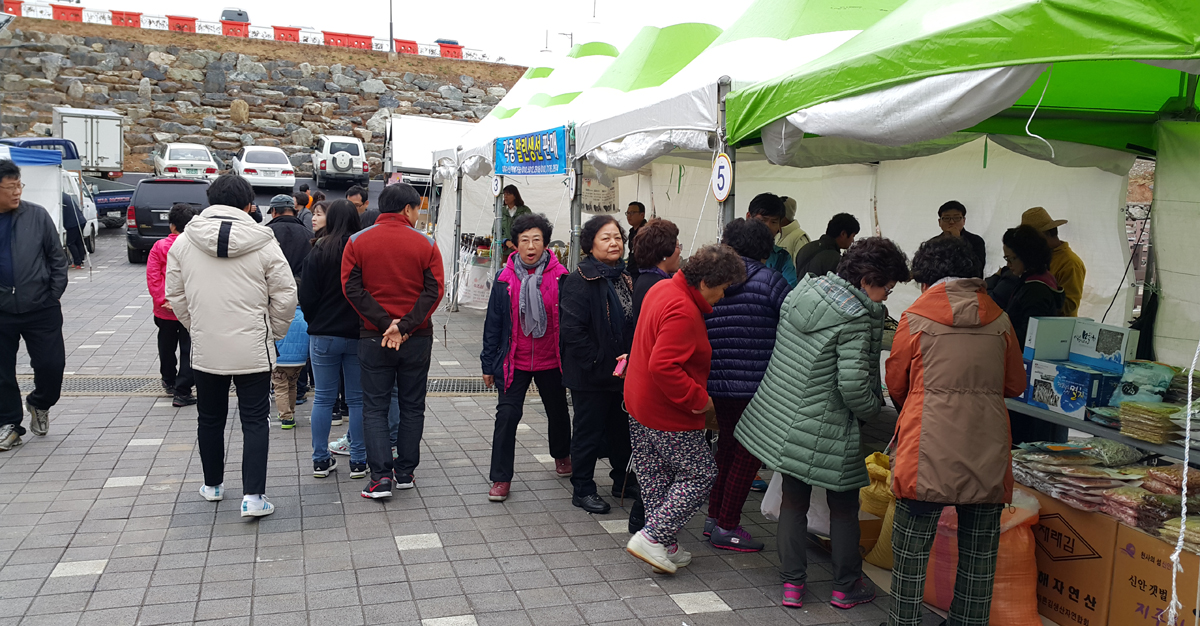 진도 울돌목 주말장터 ‘인기’ 이미지