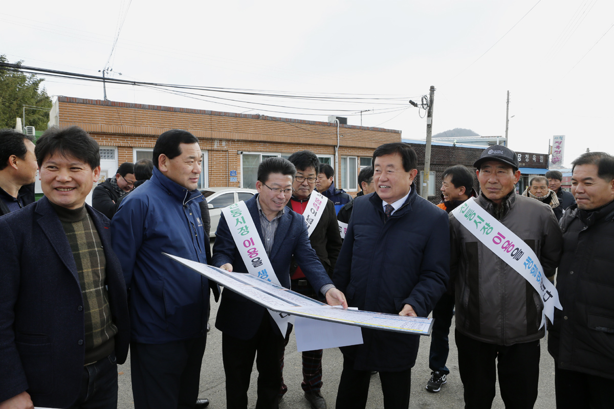 이동진 진도군수, 5일 시장 방문…현장 행정 펼쳐 이미지