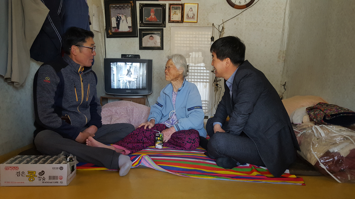 진도군, 독거노인과 후견인 1대1 맞춤형 서비스 눈길 이미지