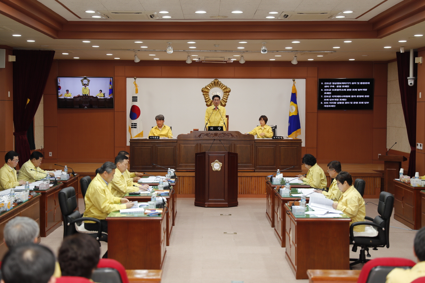 진도군의회, 국외연수비 전액 반납 "코로나-19 고통분담" 이미지