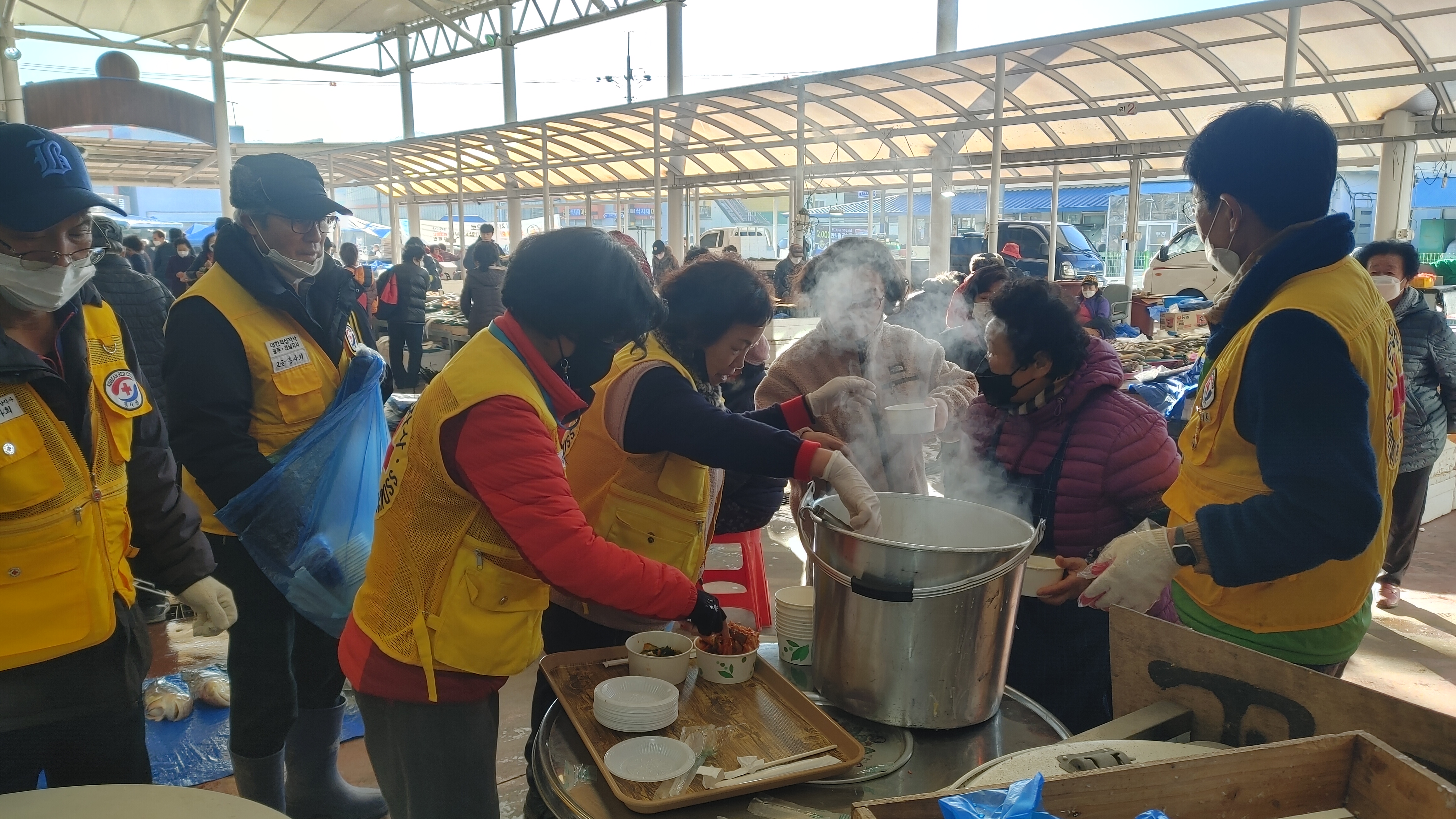 대한적십자 진도지구협의회, 설맞이 사랑의 떡국 나눔 이미지